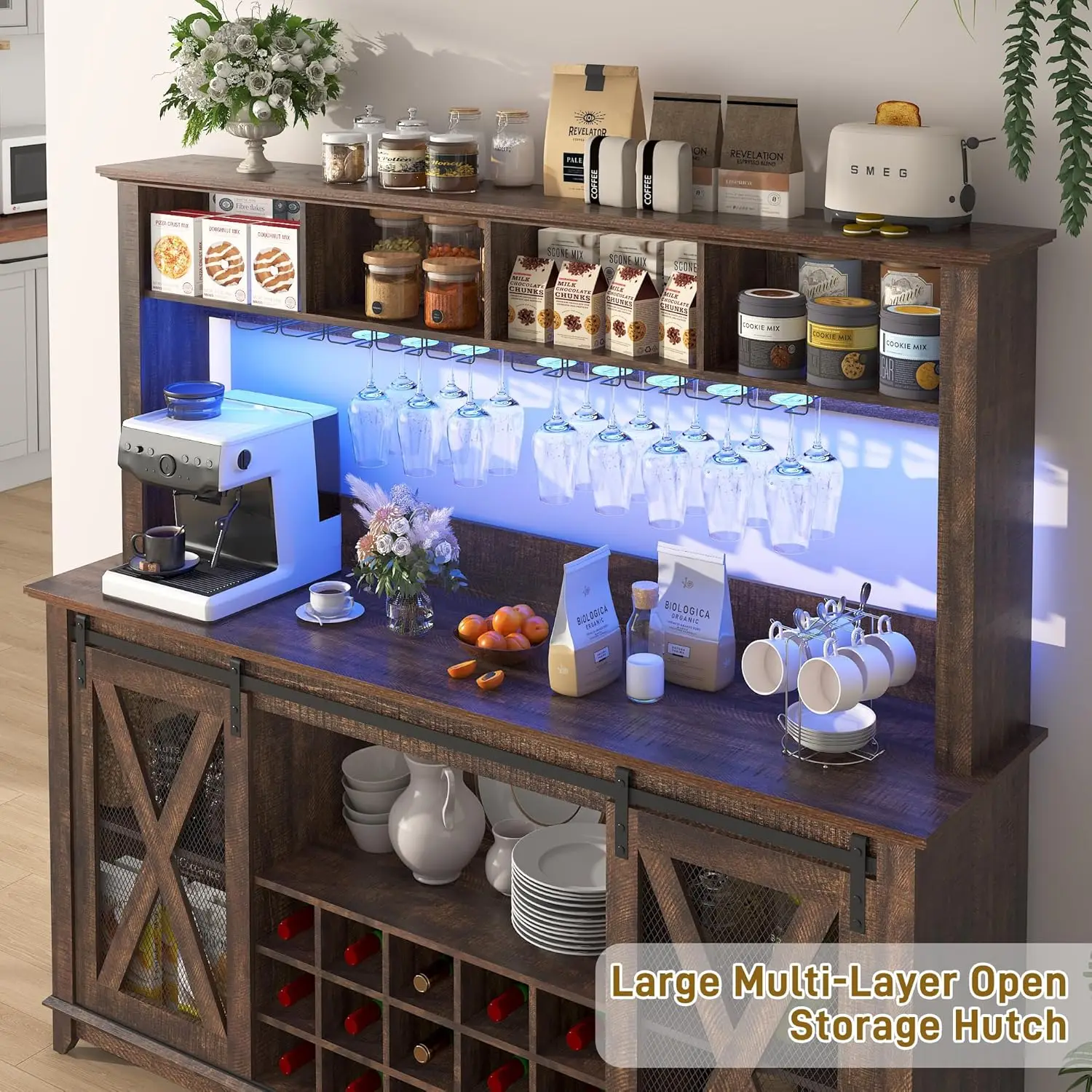 Szafka barowa w stylu farmhouse 63'W z oświetleniem LED i przesuwanymi drzwiami stodołowymi, brązowa