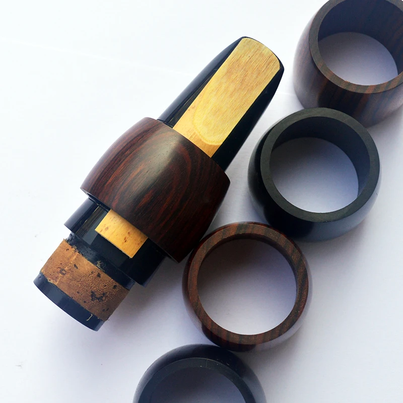 Klarinetten-Mundstückklemme aus Ebenholz/Grenadill/Rohrholz, Altsaxophon-Blattclip – Detail 6