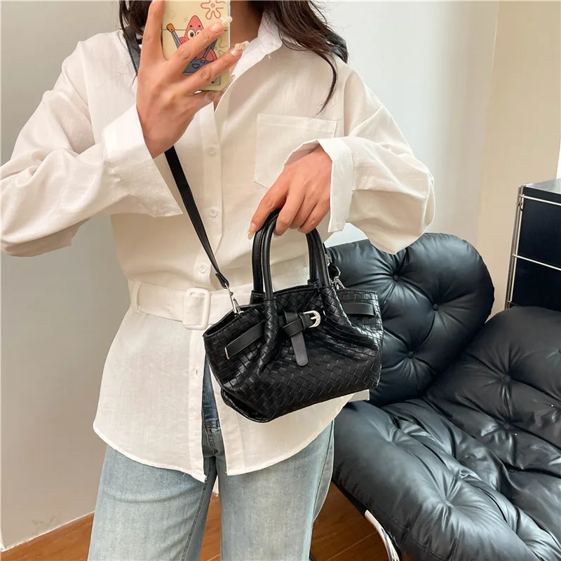 

2025 Woven Bucket Bag - Korean Style Shoulder Purse, Minimalist Crossbody Bag for Women, Boho Handmade Tote