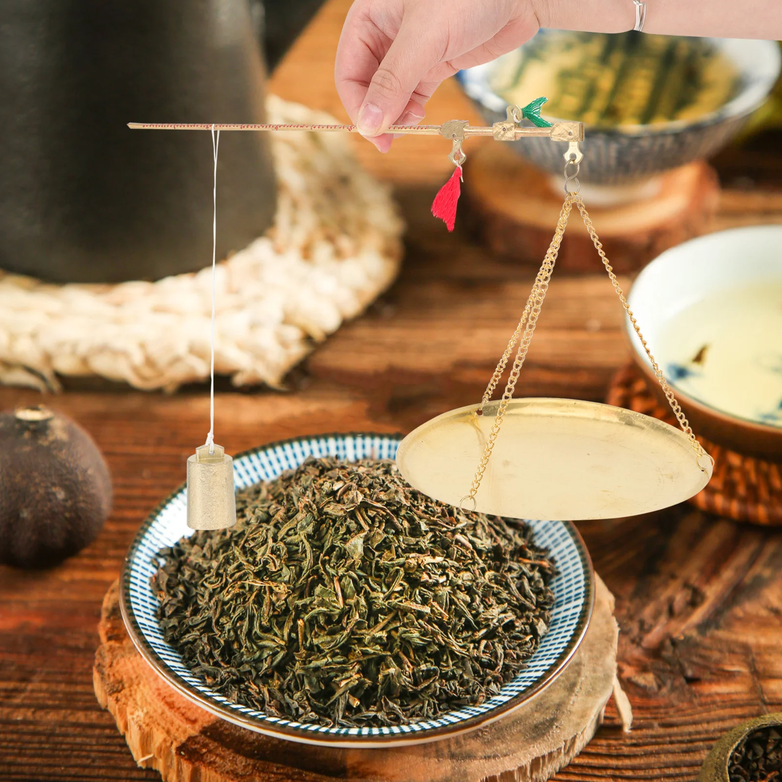

Old-Style Mini Copper Scale Precise Multi-Function Traditional Chinese Medicine Scale for Weighing Dried Fruit Jewelry Kitchen