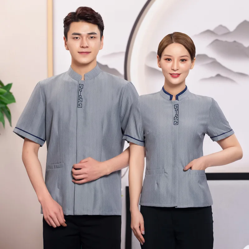 

Short-sleeved summer cleaning workwear for women in housekeeping, residential property management, and hotel room cleaning