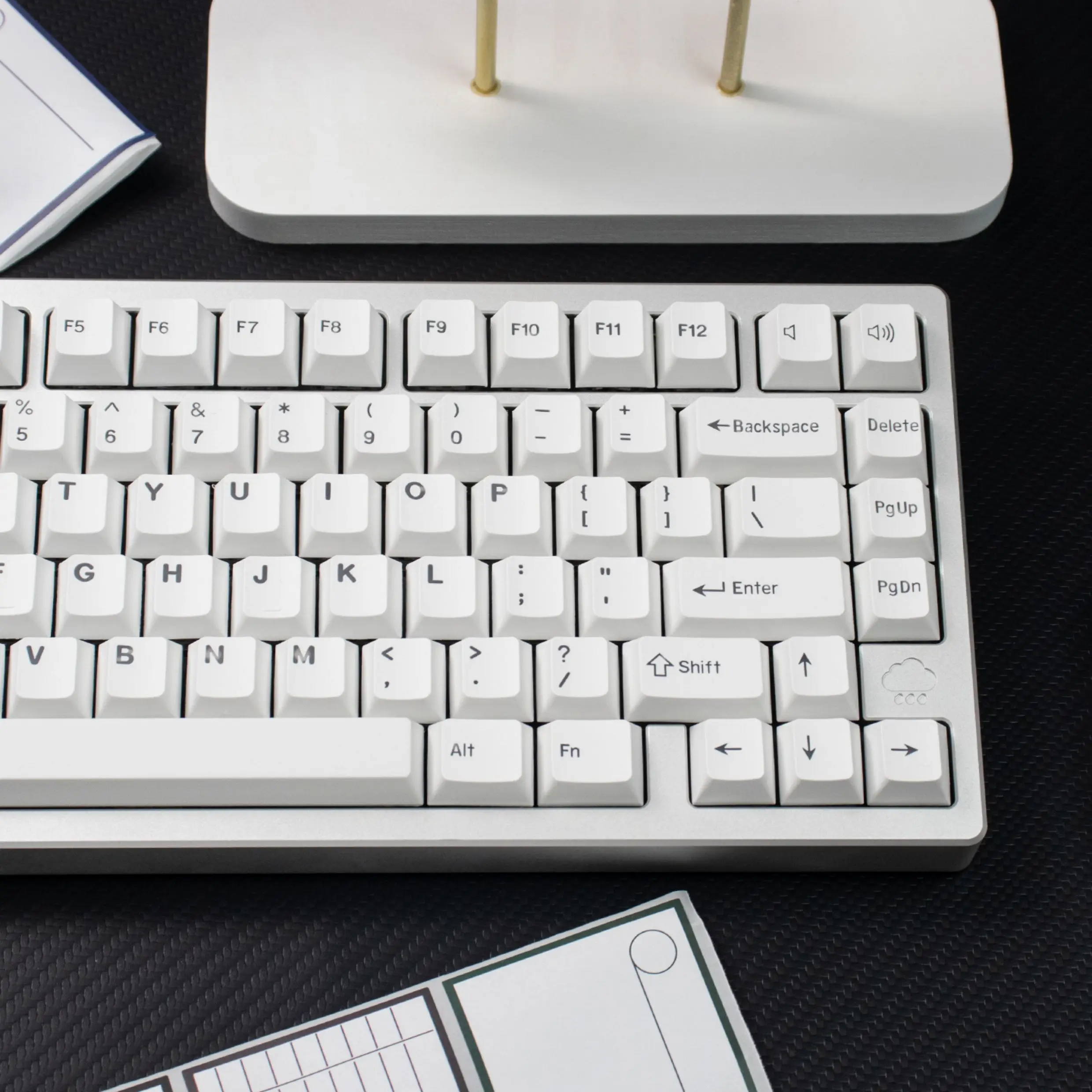 126 toetsen Cherry Profile RGB-achtergrondverlichting PBT-sleutelkappen Double Shot White Custom Shine Through Keycaps voor MX Switches Gaming-toetsenbord