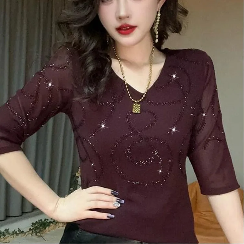 

Ladies Fashion Loose Net Yarn Solid Color Summer New Style Pullover V-neck Gradient Color Hot Stamping Shirt Tops 3/4 Sleeve