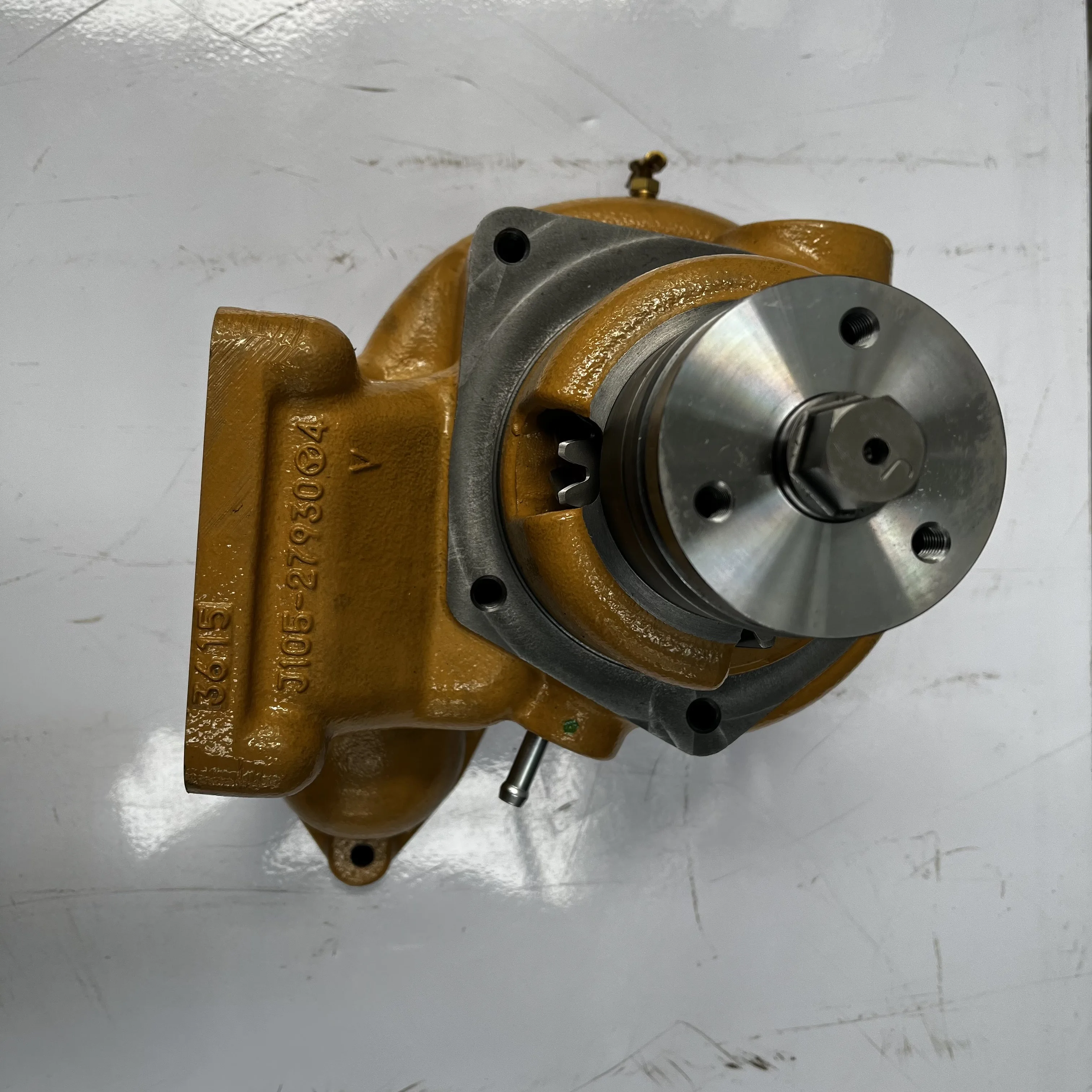 6261-61-1204 مجموعة مضخة المياه لـ D155AX-8 HD325-8 #4