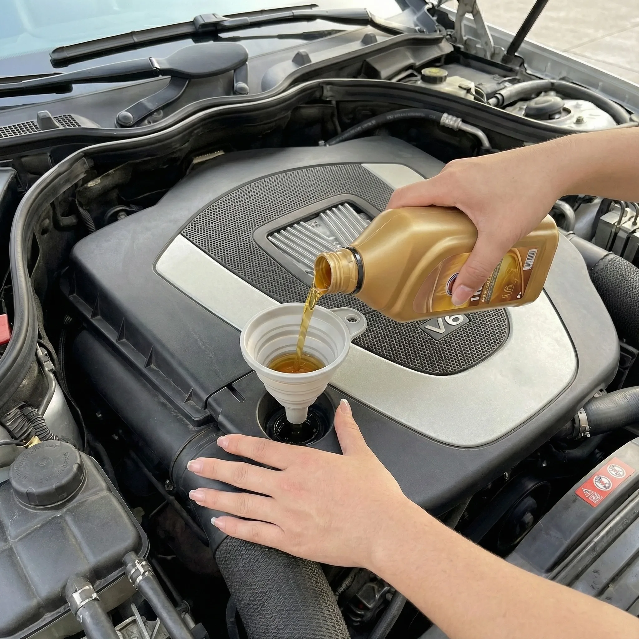 

Силиконовая воронка для двигателя, автомобильная универсальная воронка для жидкости, замена омывающей жидкости, складная портативная воронка для замены моторного масла, бензина