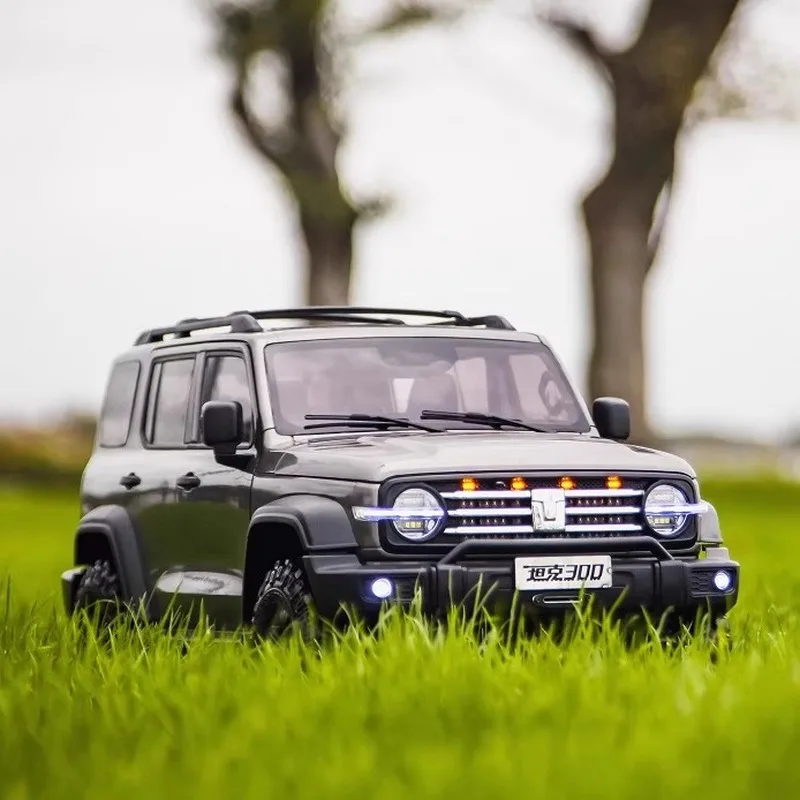 KM Thor 1:8 Panzer 300 Hard Shell Simulation RC 4WD Differential Shift Fernbedienung Klettern Elektrisches Geländewagen