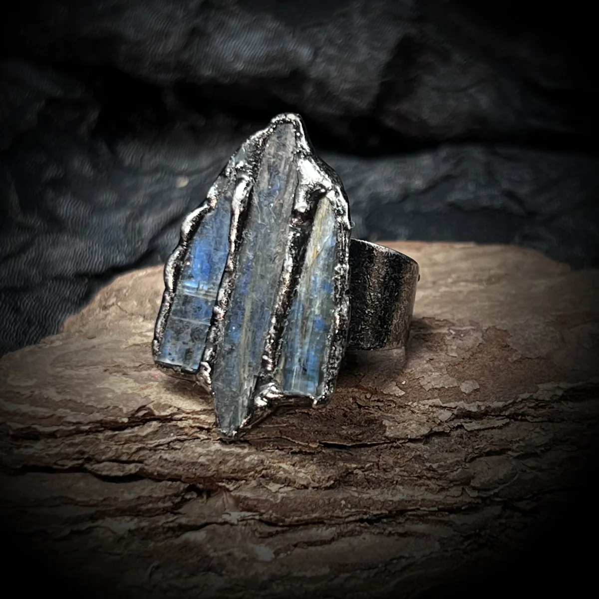 YEEVAA Irregular combination of Three kyanite Raw Stone Adjustable Open Ring Healing Gemstone Handmade Jewelry Gift