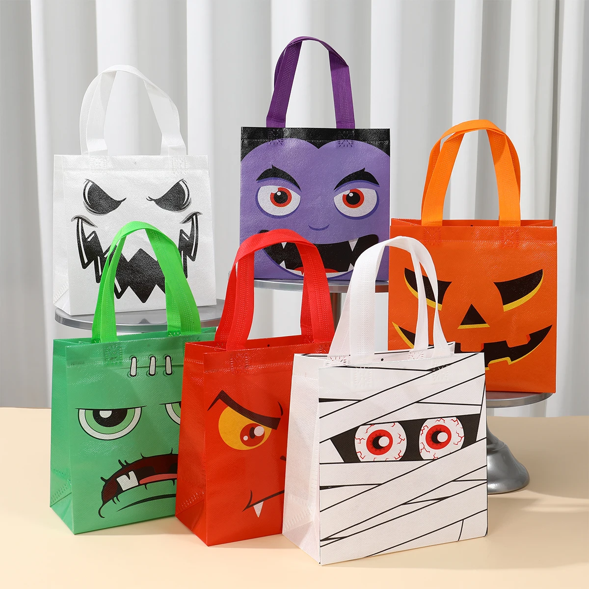 8PCS Halloween Non-Woven Treat Bags Pumpkin Ghost Bat Mummy Monster Cat Pattern Totes Bag Trick or Treat Halloween Party Favor