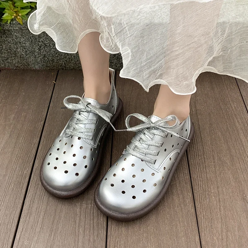 Sepatu Flat Berongga Ujung Bulat Wanita Baru Musim Panas 2025 Sepatu Flat Berenda Sol Lembut untuk Wanita Sepatu Ukuran Besar Kasual Harian Luar Ruangan