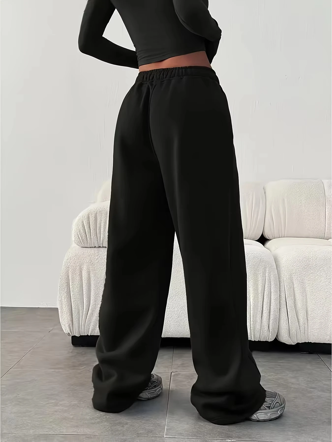 Women's Winter Loose Wide Leg Pants Are Suitable for Casual and Sports Wear. Black Sports Pants Are Suitable for Women