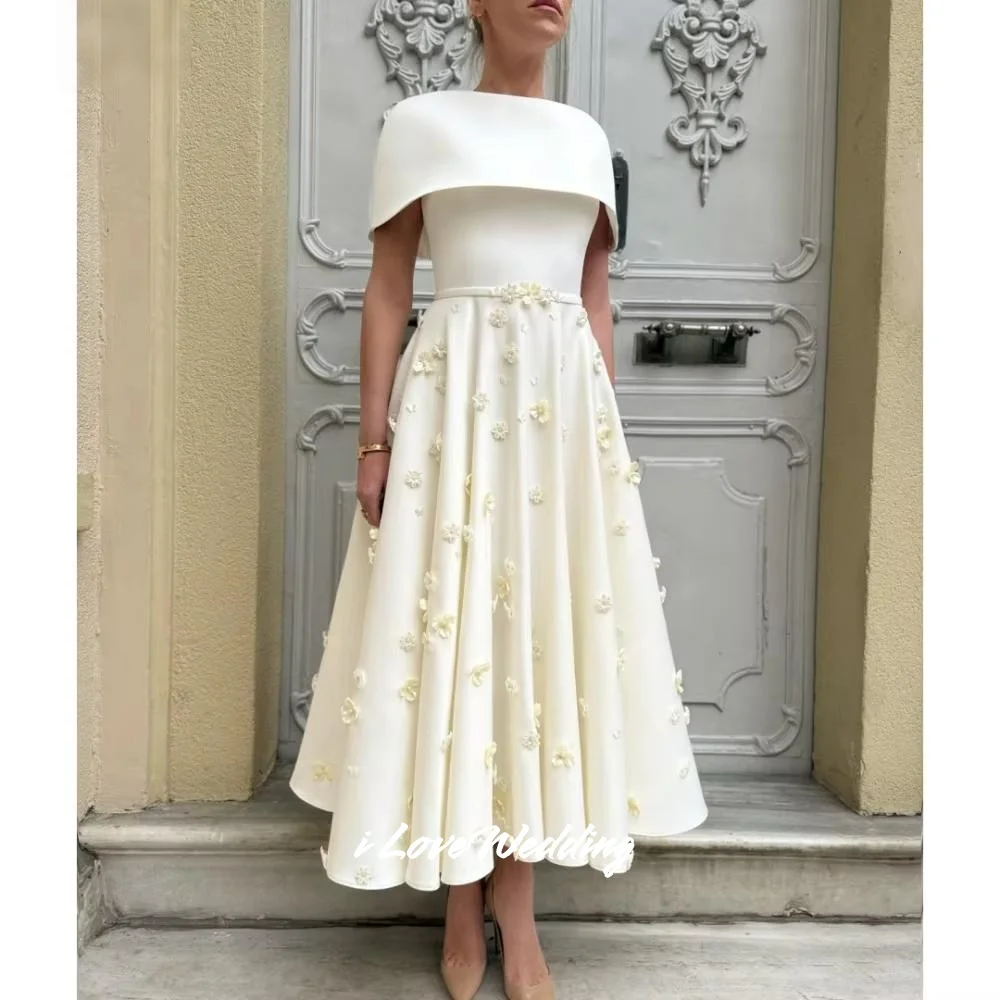 الأبيض مطرز مع شال فساتين لحضور الحفلات الموسيقية رداء دي سواريه بلا أكمام فساتين الحفلات الكاحل طول ألف خط فستان الحفلة الراقصة 2025 مخصص