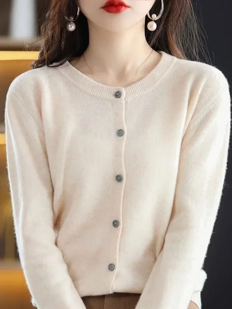 2026 Autumn Winter New O-Neck Short Loose Knit Women Cardigan Chic Versatile Outerwear Casual Knit Sweater Coat Layering Tops