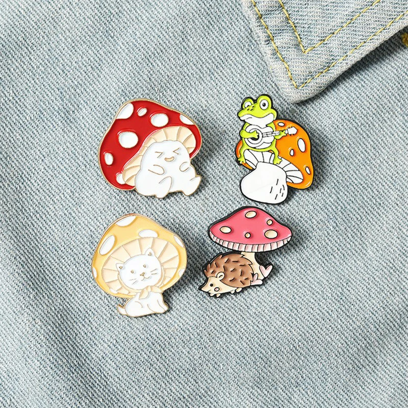 Shirt Lapel Bag Cartoon Cute Animal Badge Jewelry Gift for Kids Mushroom Enamel Pins Custom Cat Frog Hedgehog Pines