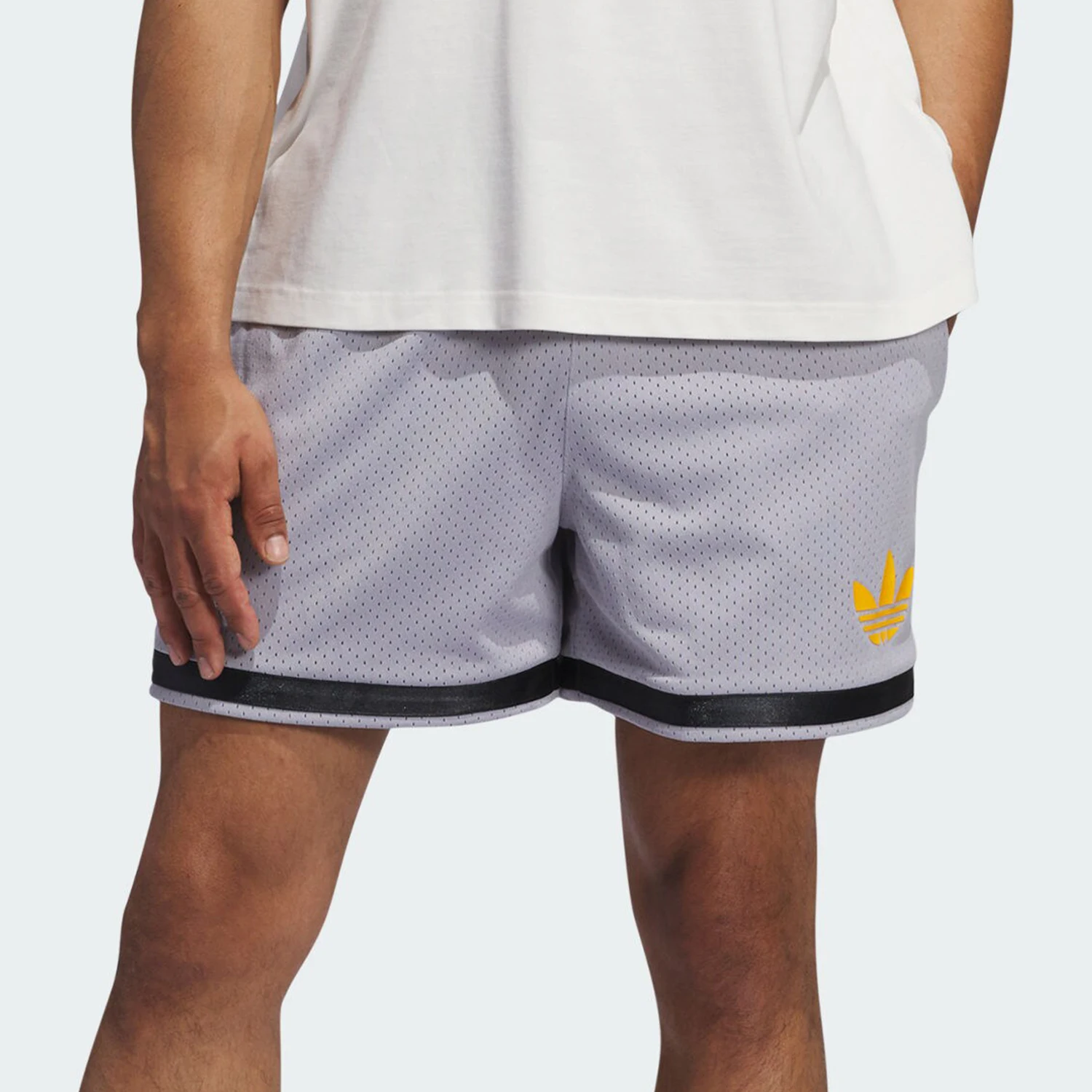 

Официальные оригинальные мужские и женские удобные дышащие спортивные повседневные шорты Adidas с тремя полосками IY7386