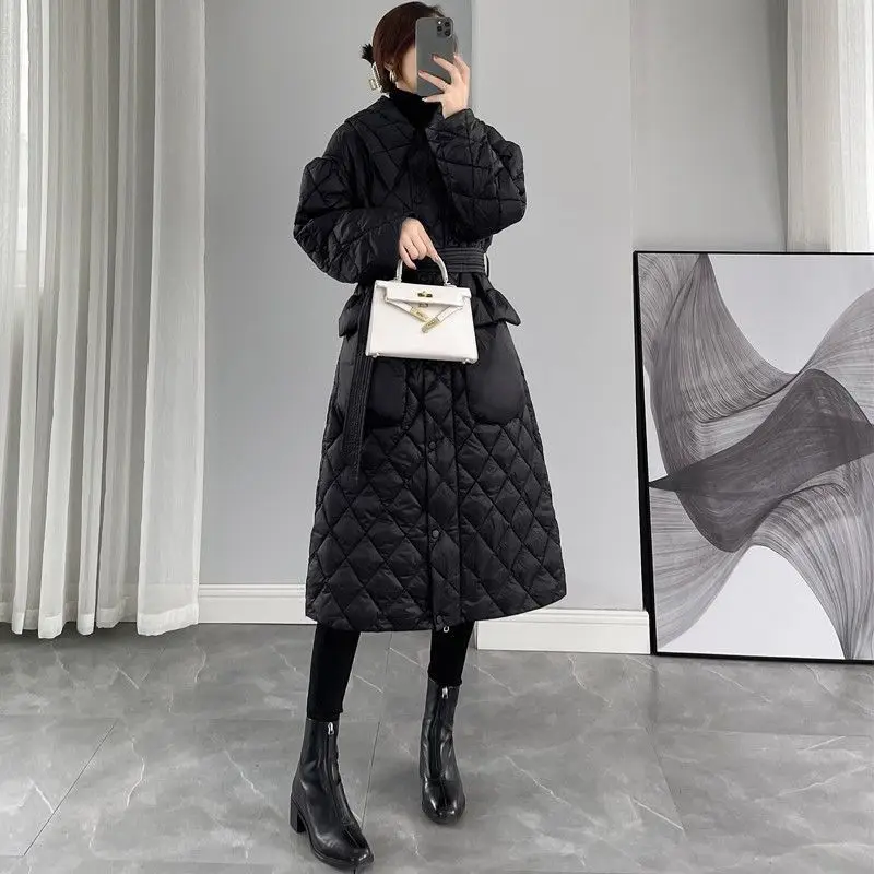 المرأة الشتاء الدانتيل متابعة الماس منقوشة الأسود أسفل سترة المرأة منتصف طول فوق الركبة لامعة الأبيض بطة أسفل سترة رائعة #4