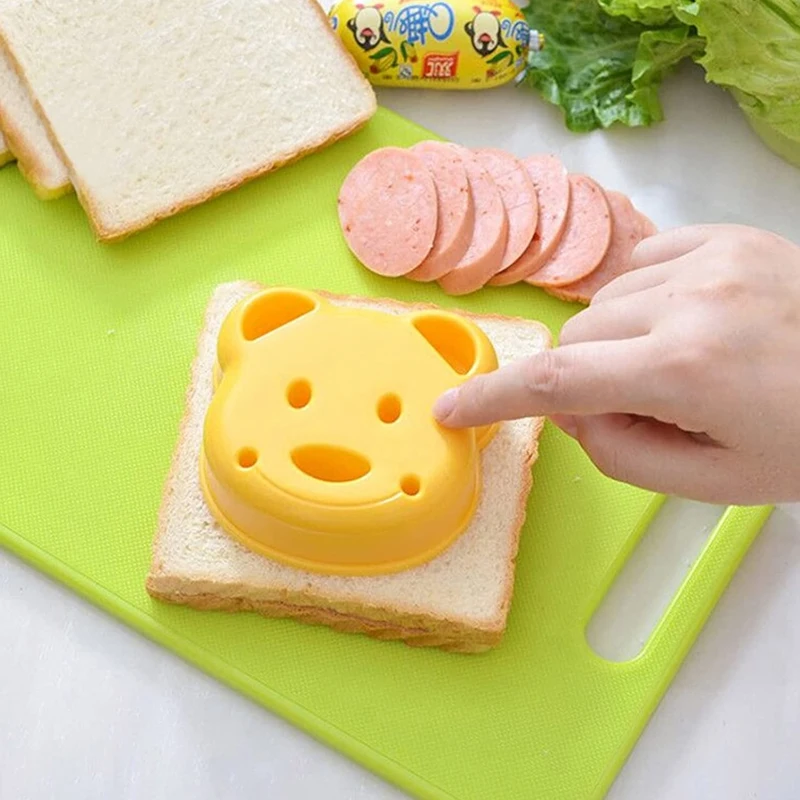 Sandwich Cutter Mini Cartoon Bear Squirrel Sea Dog Bread Knife Sandwich Cutter Sealer for Kids Bento Lunch Baking Mold