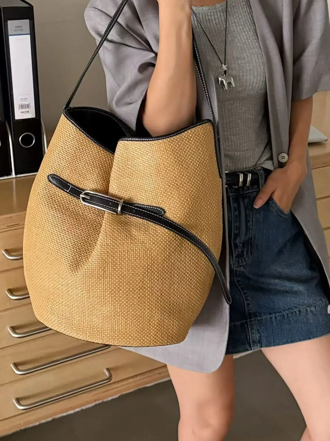 borsa-grande-in-paglia-intrecciata-stile-vacanza-al-mare-borsa-estiva-da-donna-a-spalla-singola-sottospalla-a-secchiello-morbida