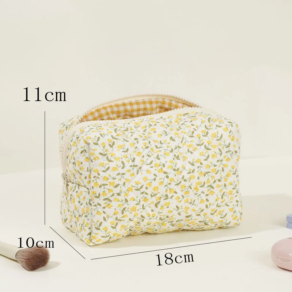 Storage Organizer Floral Puffy Quilted Makeup Bag Flower Printed Cosmetic Pouch Large Travel Cosmetic Bag Makeup Accessory