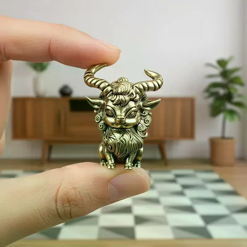 Vintage Mini Warcraft Sheep Demon Copper Figurine Decorative Sheep Head Ornament for Home Office Coffee Table Decor