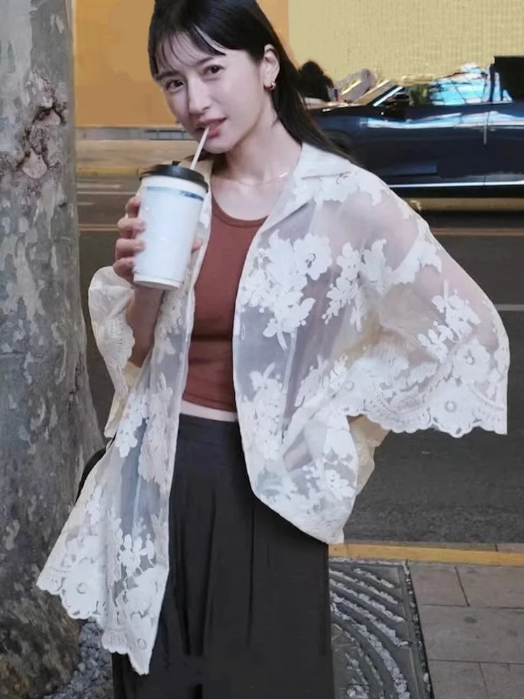 

Рубашка C1ane Rumi с коротким рукавом, вышивкой и кружевом, прозрачная, свободного кроя, из полиэстера, стандартной длины, лето 2025