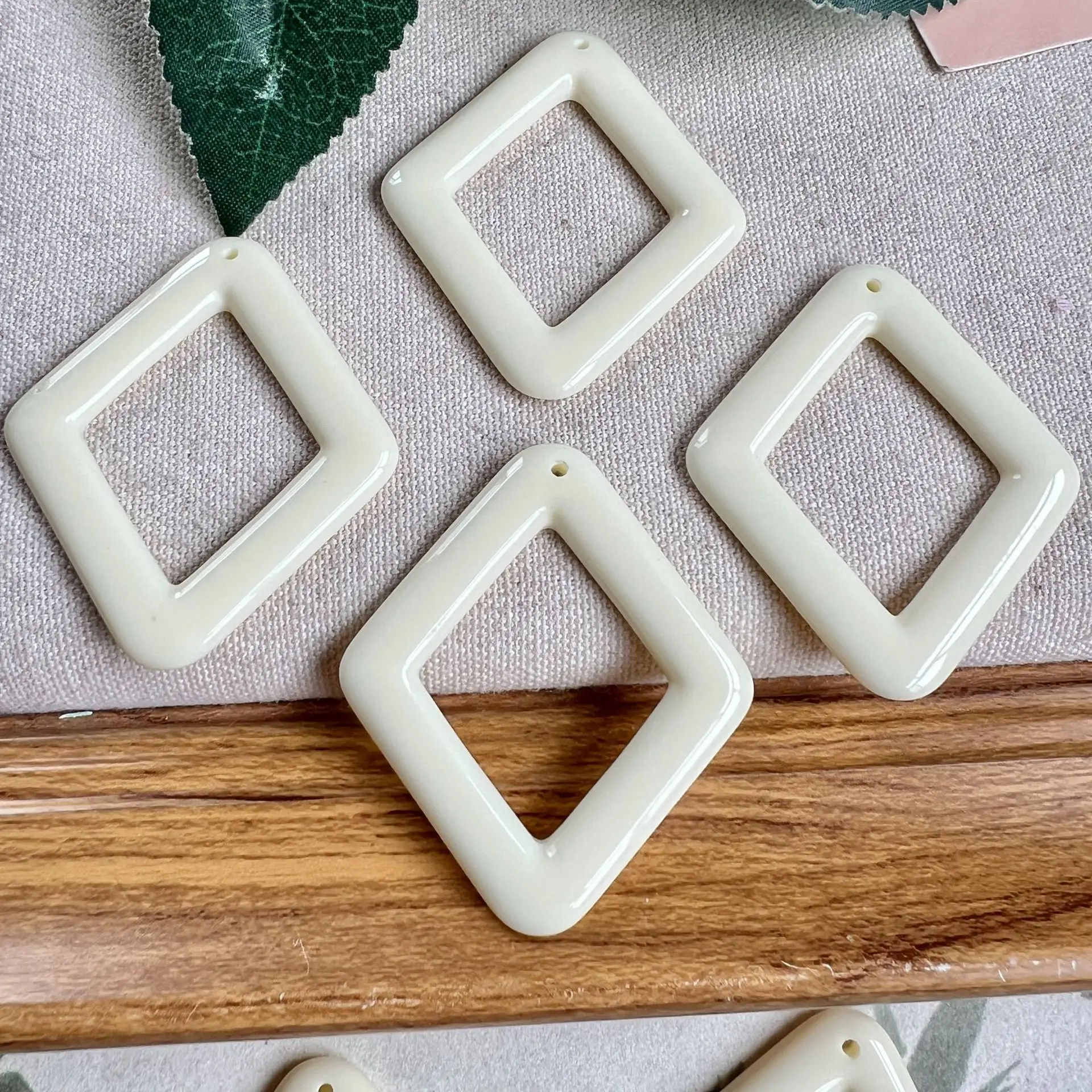 

10pcs Diy Acrylic Jewelry Pendant Charms Rhombus Hollow Necklace Earrings Pendant Connectors Diy Earring Jewelry Making Findings