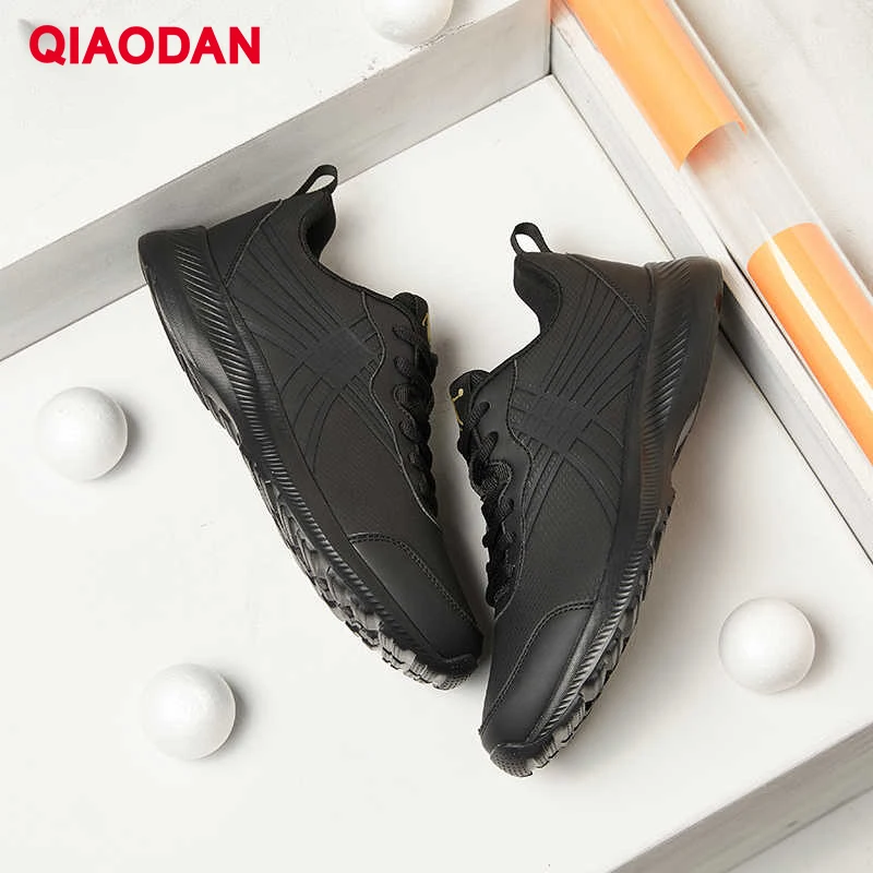 QIAODAN Men's Running Shoes Winter Thermal Waterproof Leather Sport Shoes Comfortable Casual Outdoor Walking Sneakers XM3570246B