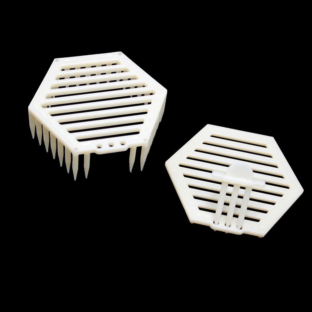 

2PCS Bees Catcher Apiculture Cages Cell Box Equipment Tools Beekeeping Tool Bee Queen Cage Plastic Hexagonal Beekeeper Supplies