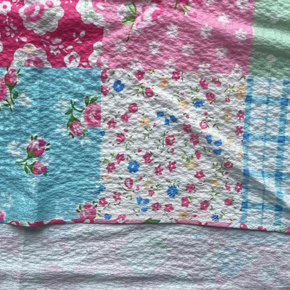 Blusa de crepé de burbujas rosa para mujer, estampado Floral y geométrico, elegante cuello en V, manga acampanada con volantes, camisas Vintage Retro de verano