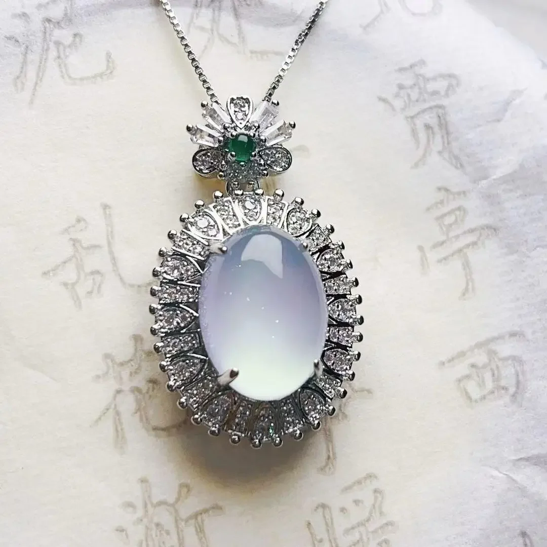 

The new popular pure natural Myanmar jadeite high ice lucky pigeon egg exquisite pendant jade touch-up pure everyone likes