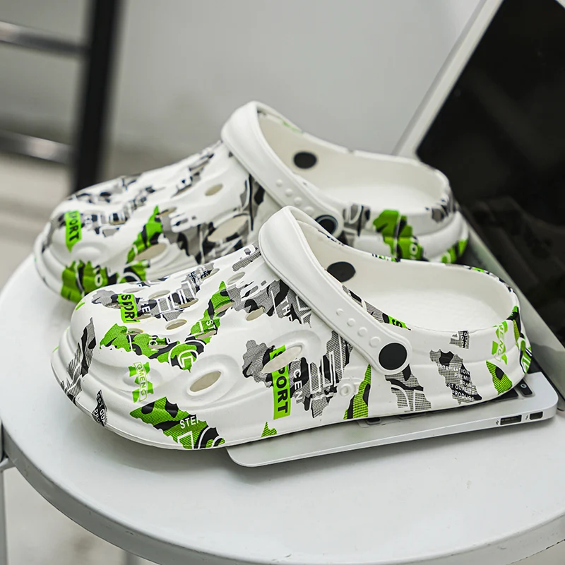 Men's Printed Clogs, Trendy Outdoor Non-Slip Soft-Soled Breathable Garden Slippers, Outdoor Beach Sandals image 2