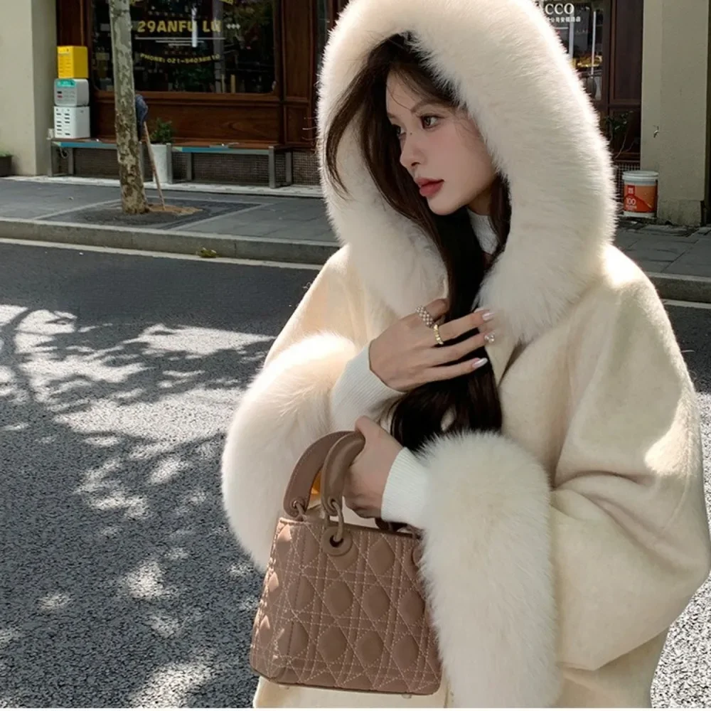 

2025 модное зимнее женское шерстяное пальто с капюшоном и поясом, теплое роскошное толстое женское пальто, плащ с рукавами «летучая мышь», куртка из натурального лисьего меха