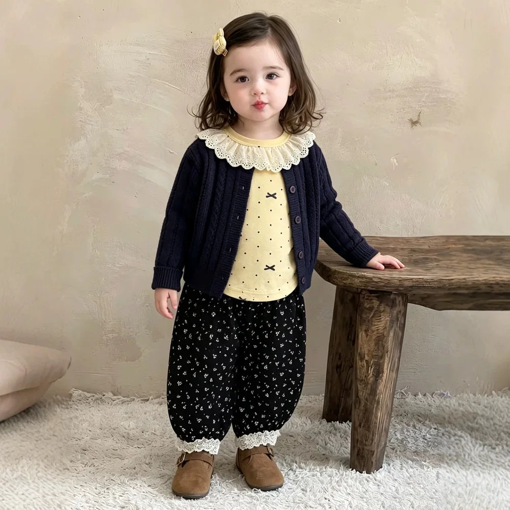 Girls Suit 2026 Autumn and Winter New Children's Clothing Korean Style Girl Baby Twist Sweater Cardigan Floral Bloomers Two Sets