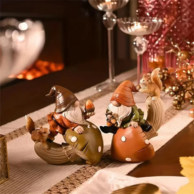 Christmas Table Statue Decoration Resin Mushroom Santa Claus Squirrels Cute Realistic Natural Figurines For Party