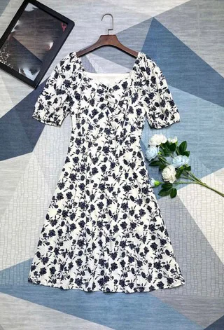 

2024 Women's Clothing French court neckline raglan puff sleeve design square neck printed slit dress Spring Summer New No.62