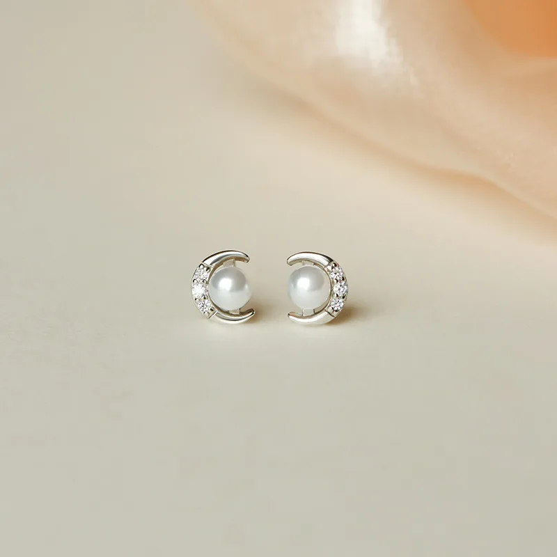 New Fashion Exquisite Silver Color Moon Earrings For Women Imitation Pearl Inlaid Stud Earrings Wedding Party Jewelry Gifts