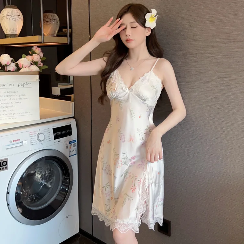 

Новая сексуальная женская ночная сорочка на бретельках из ледяного шелка, летняя, с принтом, с подушечками для груди, для сна, в стиле INS, для создания образа «чистое желание»