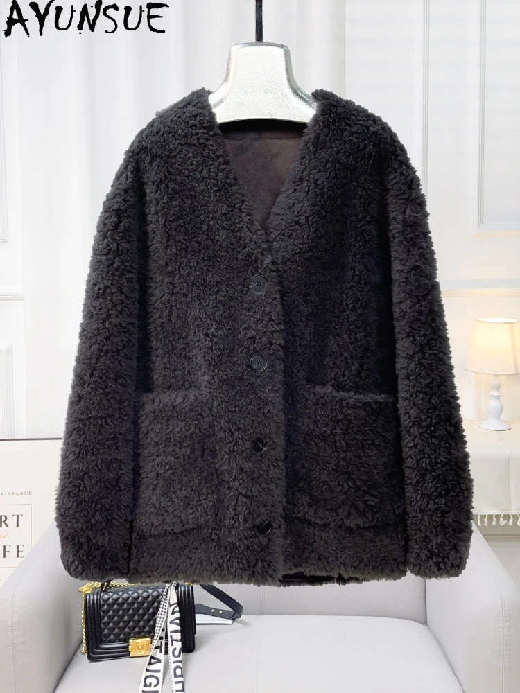 AYUNSUE 100% 천연 양모 여성 자켓 중간 길이 v 넥 양 모피 자켓 여성 의류 고품질 2025 겨울 Abrigo Mujer