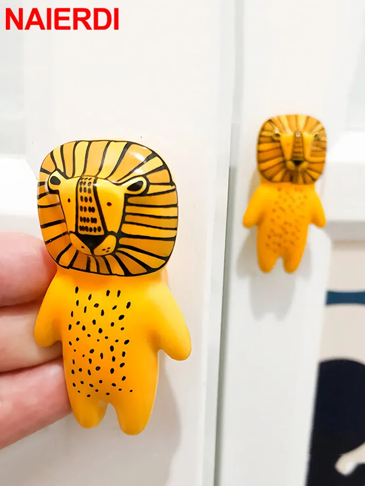 NAIERDI Cartoon uchwyty meblowe zwierząt uchwyt szuflady ceramiczne uchwyty do szafek i gałki szuflady Lion Panda Fox pokój dziecięcy
