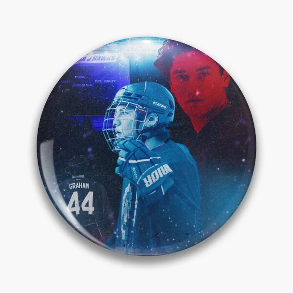Off Campus - Garrett Graham Pin Holographic Star Heart Pin Brooches Laminated Button Fashion Accessory
