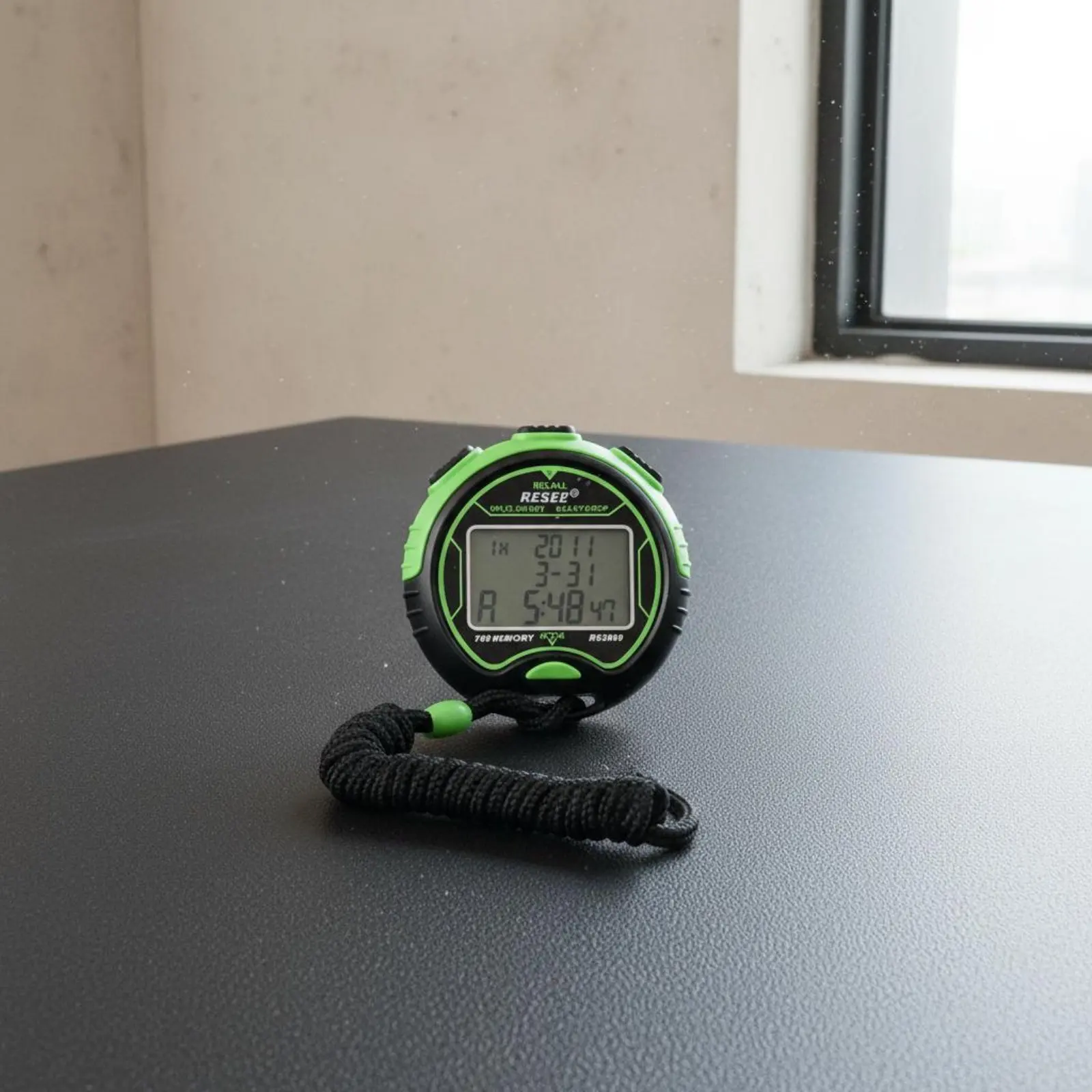 Fotografia 5: Cronômetro Digital Esportivo com Display de 3 Linhas, Tela Grande e Memória de Volta para Árbitros, Treinamento e Atletismo