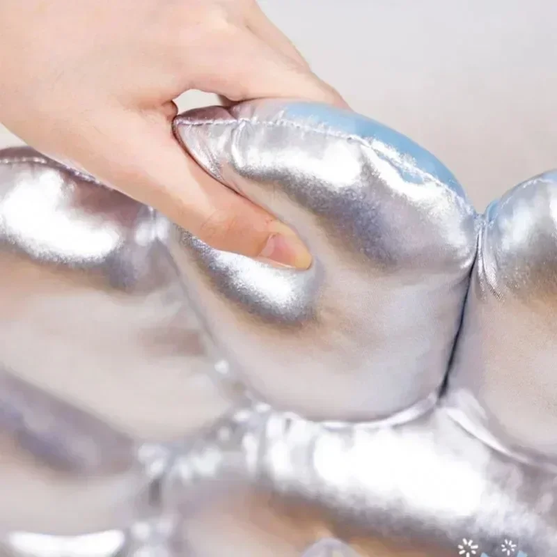 Almofada de flor prateada, almofadas de pelúcia de girassol para estética do quarto, travesseiro de rosto sorridente macio, almofada de chão de flor