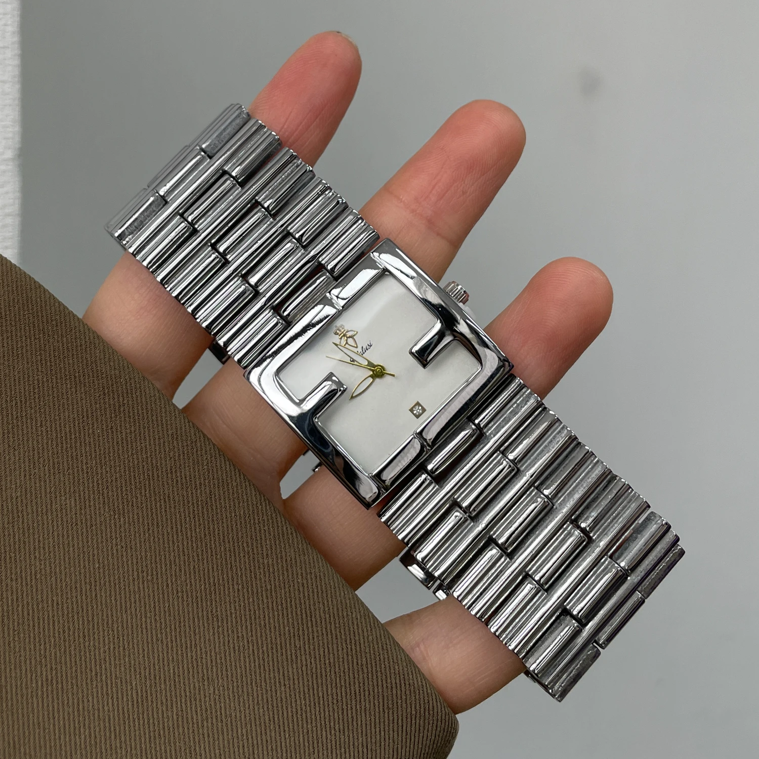 CILOA Fashionable, exquisite, niche, high-end stylish women's waterproof daily watch