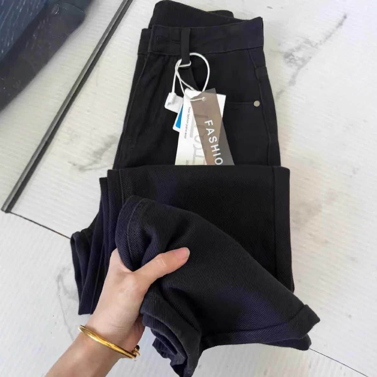 

Black Fleece Lined Jeans Women's Loose Fit Floor Length Thickened High Waist Straight Leg Trousers Casual Style Winter Wear