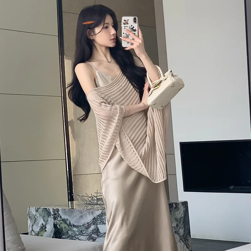 

2025 French Maternity Set: Elegant Sleeveless Dress + Cardigan - Loose & Chic Pregnancy Outfit for Stylish Expecting Moms