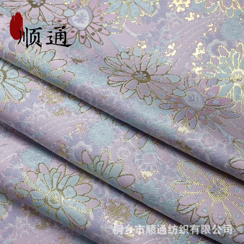 A new style of fashionable women's jacquard vest in Chinese made brocade fabric
