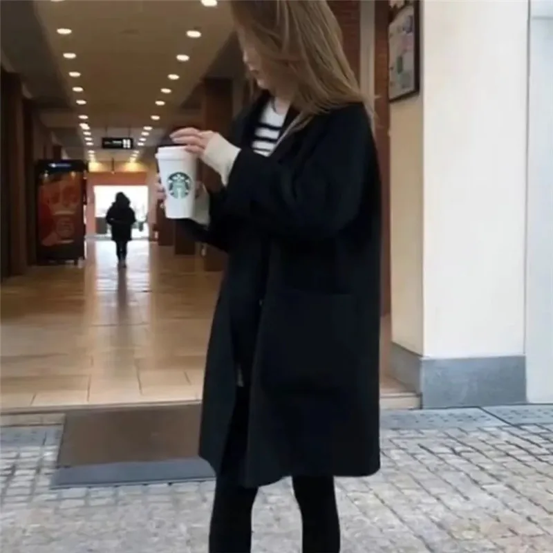 

Корейское шерстяное пальто женское, осень-зима 2026, новая модная двубортная шерстяная куртка средней длины с карманами, женское тонкое пальто T1673