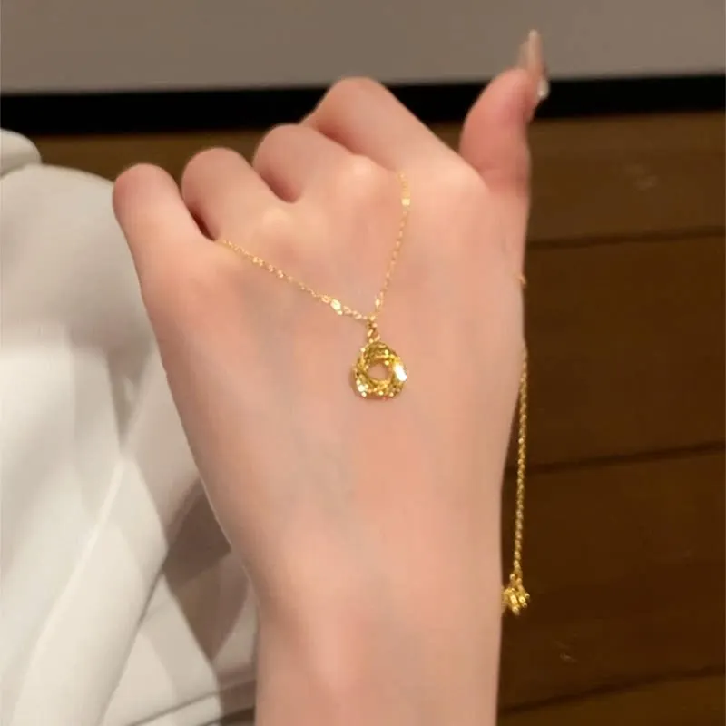 Unique Golden Crushed Ice Mobius Ring Choker Necklace for Women Shine Scale Light Luxury Premium Elegant Vintage Handmade Chic