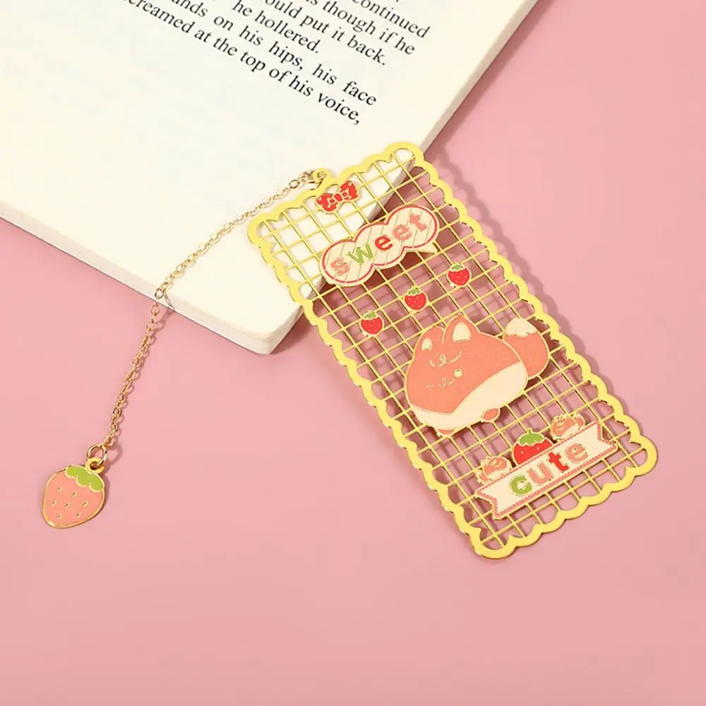 Chinese Style Metal Hollow Bookmark Strawberry Rabbit Bookmark Reading Book Clip Book Page Pagination Marker Book Clip Bookmark