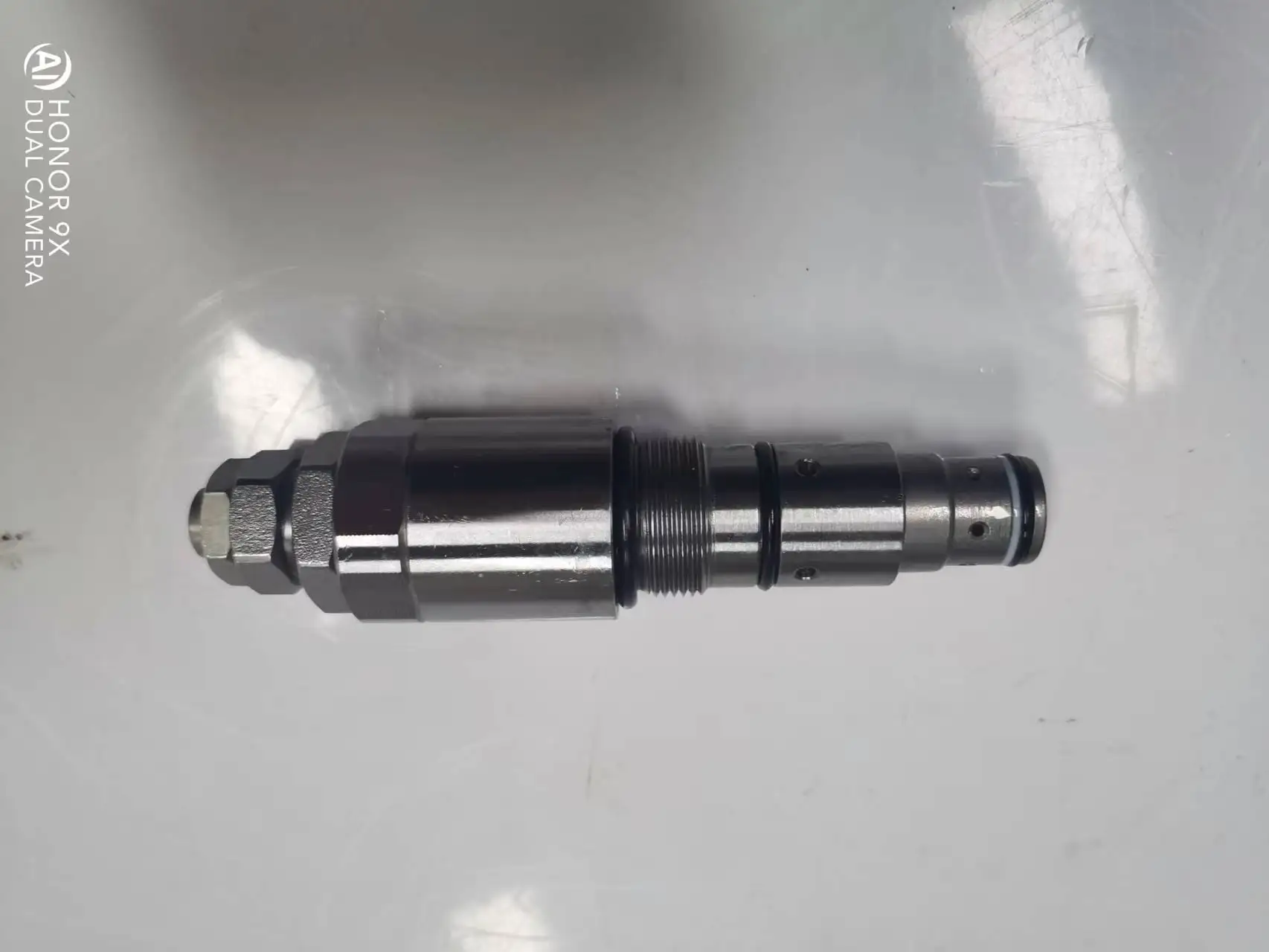 31N6-17400 XKBF-00094 XKBF-00895 صمام تنفيس رئيسي لحفارة هيونداي R140W-7 R210LC-7 R215LC-7 R220LC-7 R225LC-7 R300LC-7