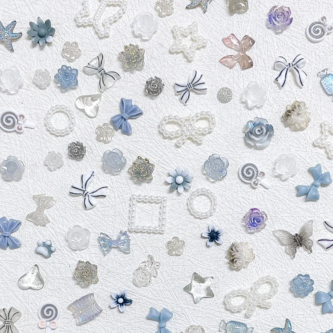 

30Pcs Cute Mini Mixed Heart Flower Bow Scrapbooking Paste Decoration Flatback Embellishments DIY Junk Journal Planner Material